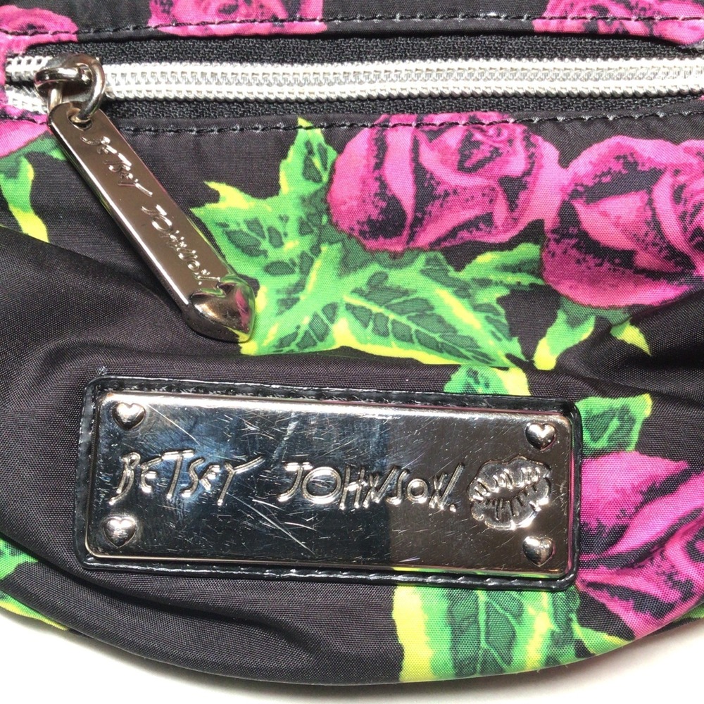 BETSEY JOHNSON Pink Roses Small Round Fabric Crossbody Purse Bag *REPLACED STRAP - Picture 3 of 10